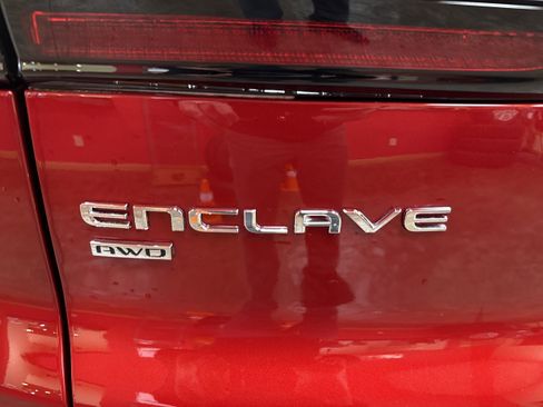 Used 2025 Buick Enclave Preferred image 2