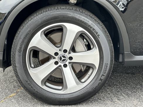 Used 2023 Mercedes-Benz GLC 300 4MATIC Coupe image 32