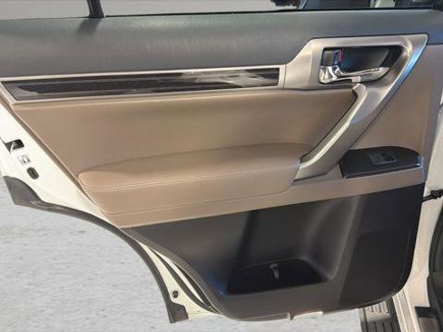 Certified 2023 Lexus GX 460 Premium w/ Premium Package image 14