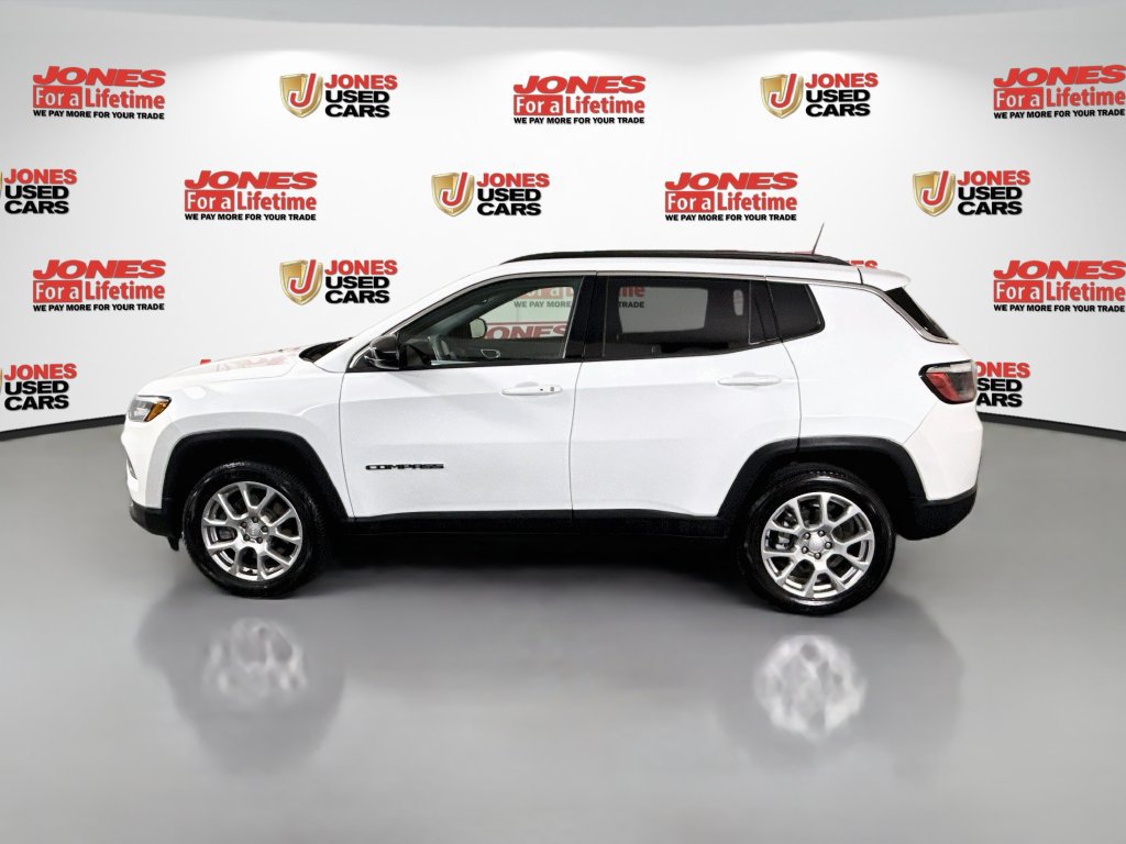 Used 2023 Jeep Compass Latitude AWD/4WD image 13
