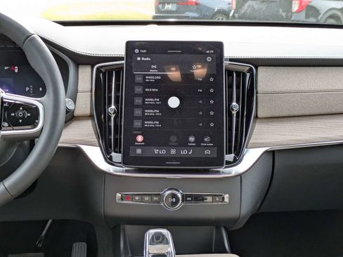 New 2026 Volvo XC90 B5 Core AWD/4WD image 19