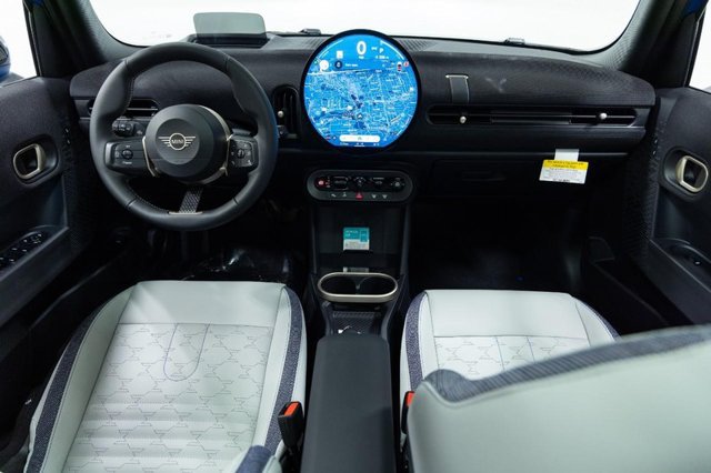 Certified 2026 MINI Cooper 4-Door Hardtop FWD image 18
