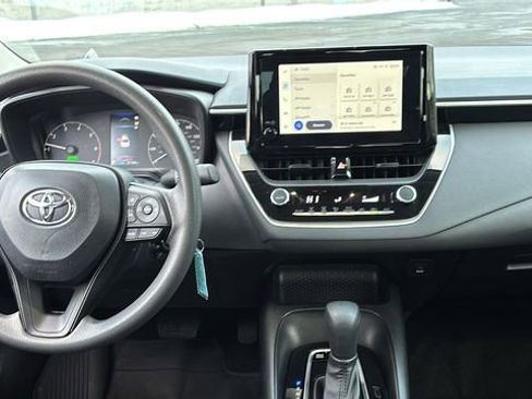 Used 2024 Toyota Corolla LE image 7