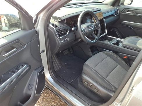 Used 2025 GMC Acadia Elevation image 10