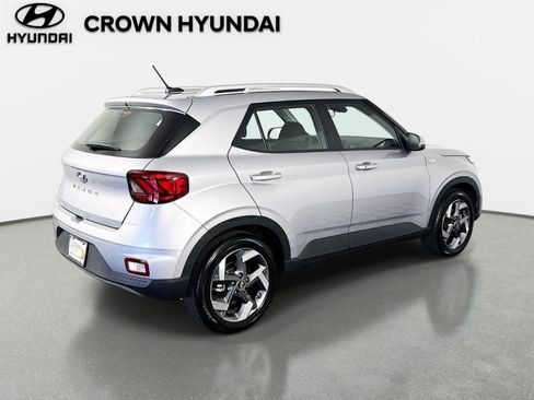 Certified 2025 Hyundai Venue SEL FWD image 5