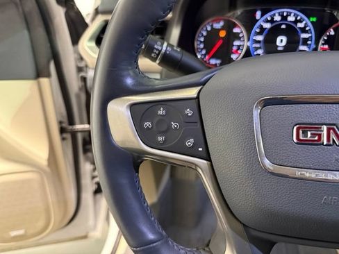 Used 2020 GMC Acadia Denali w/ Technology Package AWD/4WD image 17