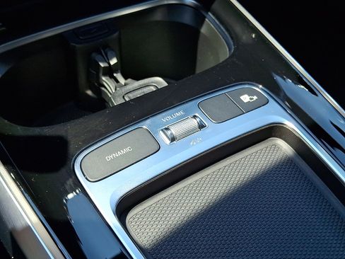 Used 2026 Mercedes-Benz GLB 250 4MATIC image 17
