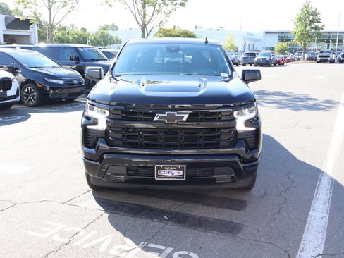 Used 2024 Chevrolet Silverado 1500 RST w/ Convenience Package II AWD/4WD image 3
