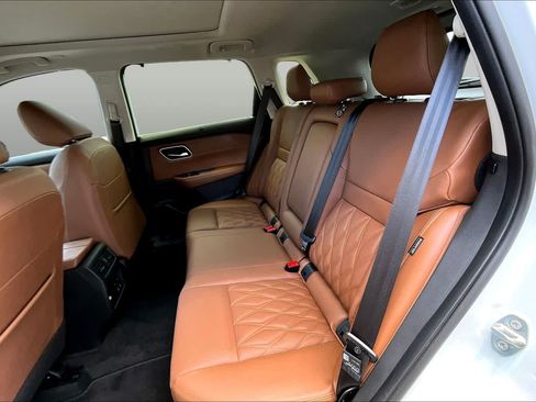 Used 2025 Nissan Rogue Platinum w/ Platinum Premium Package FWD image 40