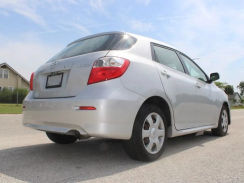 Used 2009 Toyota Matrix FWD image 23