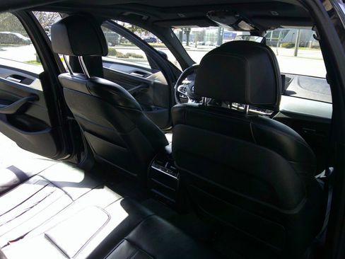 Used 2018 BMW 540i xDrive image 32