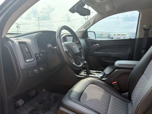 Used 2016 Chevrolet Colorado Z71 w/ Z71 Midnight Edition AWD/4WD image 12