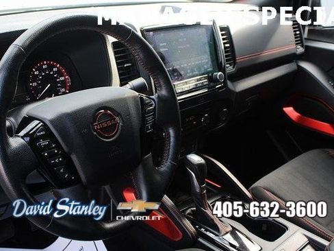 Used 2022 Nissan Frontier PRO-4X image 3