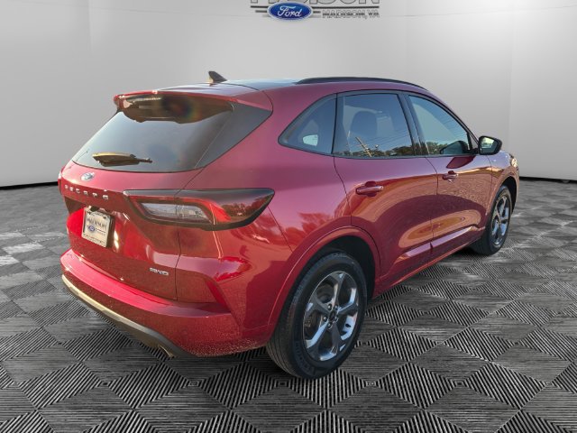 Used 2024 Ford Escape ST-Line w/ Tech Pack #1 AWD/4WD image 5