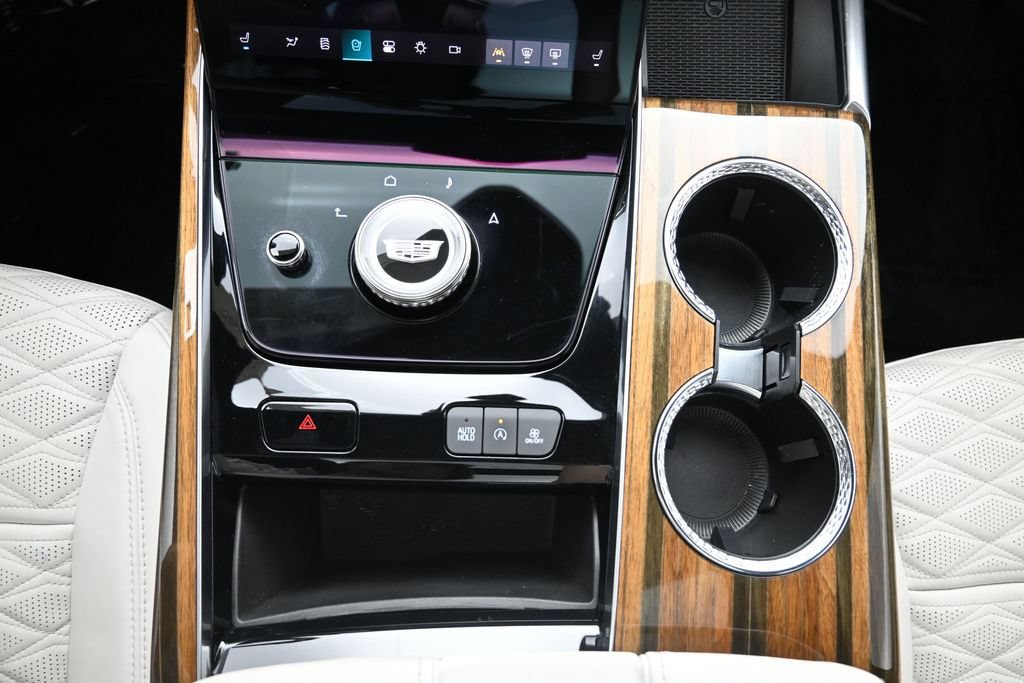 Certified 2025 Cadillac Escalade ESV Sport Platinum w/ LPO, Floor Liner Package AWD/4WD image 26