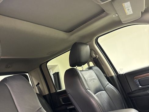 Used 2018 RAM 2500 Laramie w/ Convenience Group image 32