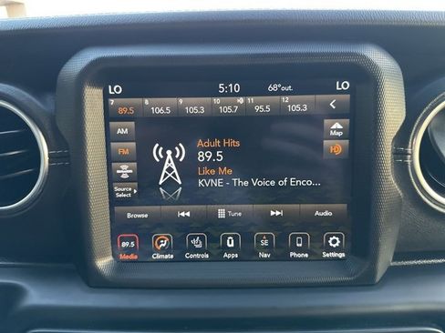 Used 2020 Jeep Gladiator Overland image 14