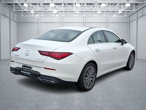 Used 2025 Mercedes-Benz CLA 250 4MATIC image 6