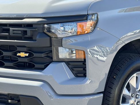 Used 2025 Chevrolet Silverado 1500 Custom image 6