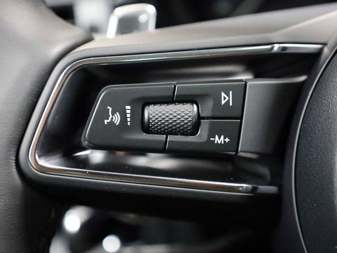 Certified 2026 Porsche Macan image 27