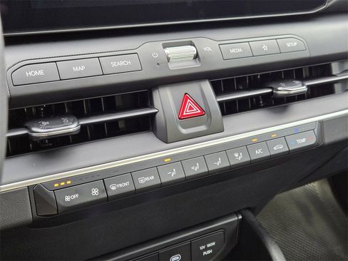 New 2025 Kia K4 LXS image 14