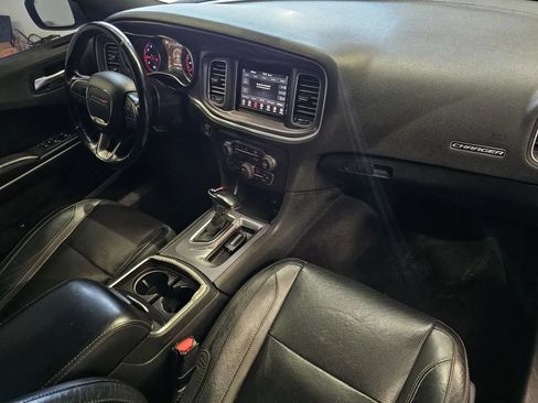 Used 2019 Dodge Charger SXT w/ Leather Interior Group RWD image 5