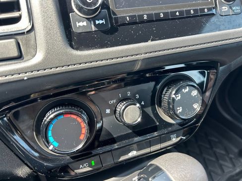 Used 2017 Honda HR-V LX image 8