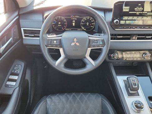 Used 2024 Mitsubishi Outlander SEL image 11