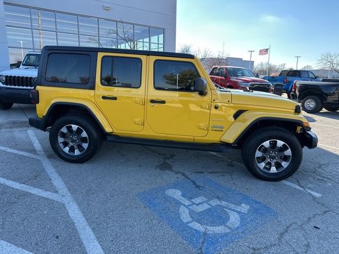 Used 2021 Jeep Wrangler Unlimited Sahara image 37