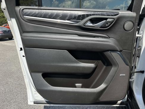 Used 2022 GMC Yukon XL Denali image 14