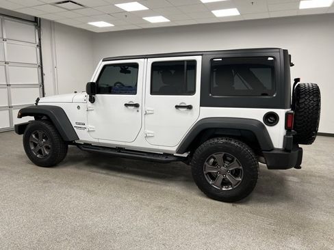 Used 2016 Jeep Wrangler Unlimited Sport w/ Connectivity Group image 7