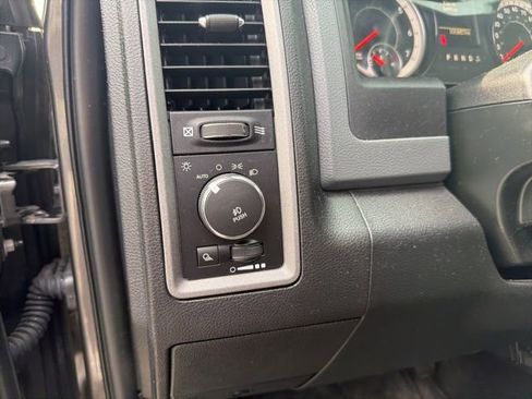 Used 2017 RAM 1500 Express image 18