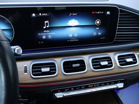 Used 2022 Mercedes-Benz GLS 450 4MATIC image 21