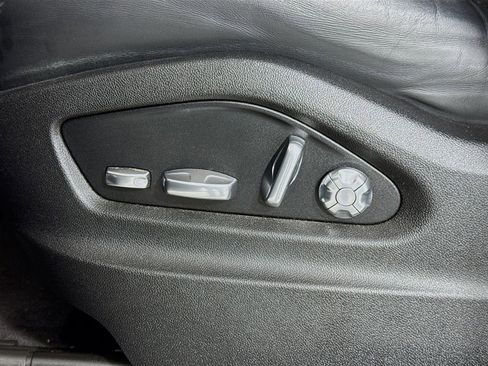 Used 2020 Porsche Cayenne AWD/4WD image 16