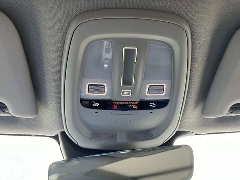 Used 2025 Volvo XC40 B5 Plus w/ Protection Package Premier image 37