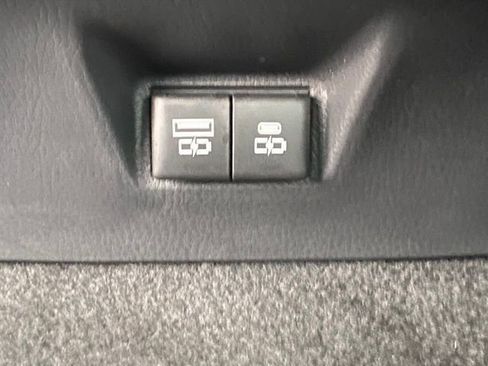 Used 2025 Toyota Camry SE w/ Convenience Package image 23