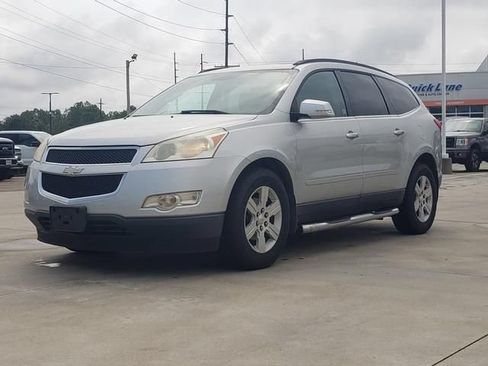 Used 2011 Chevrolet Traverse LT FWD image 10