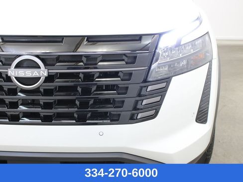 New 2026 Nissan Pathfinder Platinum image 7