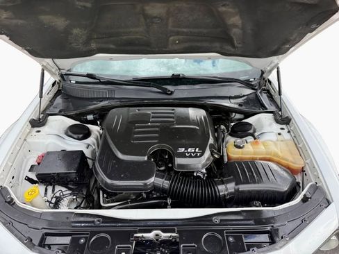 Used 2018 Chrysler 300 S w/ 300S Premium Group image 30