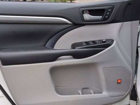 Used 2019 Toyota Highlander Limited image 14
