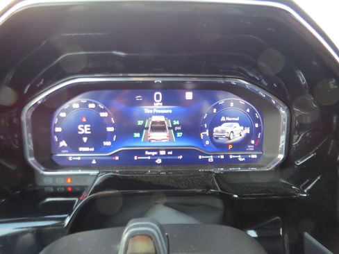 Used 2025 Chevrolet Silverado 1500 High Country image 33