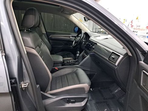 Used 2021 Volkswagen Atlas SEL Premium image 19