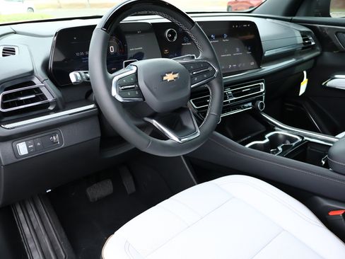 New 2026 Chevrolet Traverse High Country w/ LPO, Floor Liner Package FWD image 3