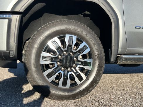 Used 2025 GMC Sierra 2500 Denali Ultimate AWD/4WD image 16