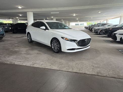 Used 2019 MAZDA MAZDA3 Sedan FWD image 6