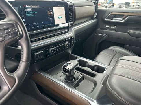 Certified 2024 Chevrolet Silverado 1500 High Country w/ High Country Premium Package AWD/4WD image 11
