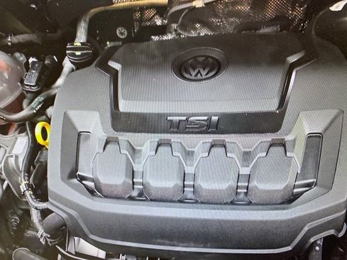 Used 2024 Volkswagen Tiguan SE R-Line image 22