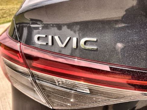 Certified 2025 Honda Civic Sport image 8