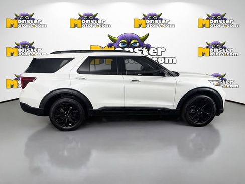 Used 2023 Ford Explorer ST-Line AWD/4WD image 4