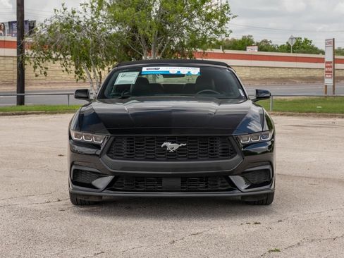 Used 2025 Ford Mustang Premium RWD image 4
